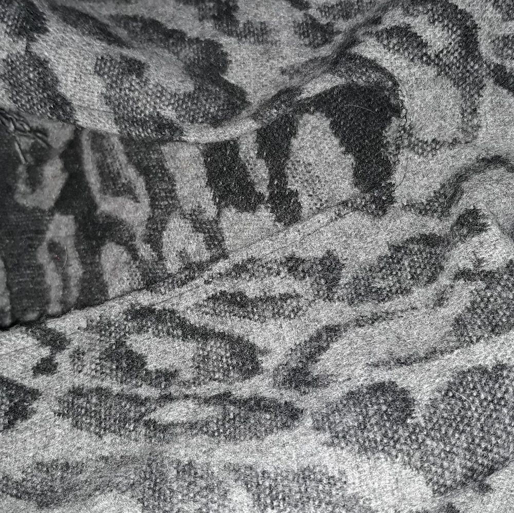 Poncho - Picture 7 of 8